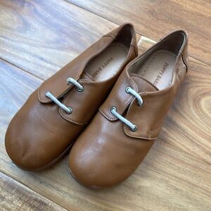 Poppy Barley Eyelet Oxford girls shoes in size 13.5